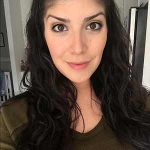 Meet your Posher, Steph